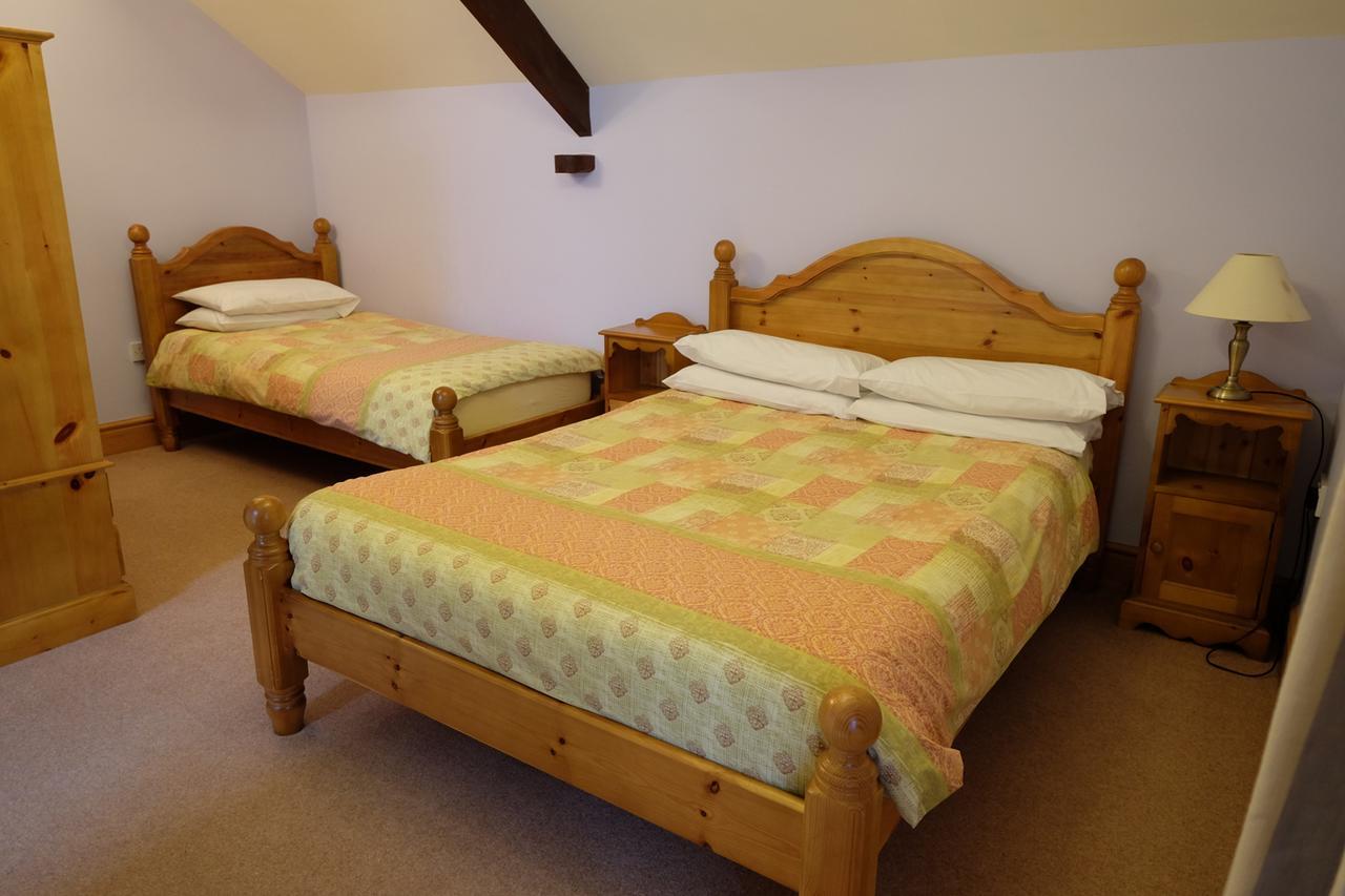 Brynderwen Bed & Breakfast Llangorse Eksteriør bilde