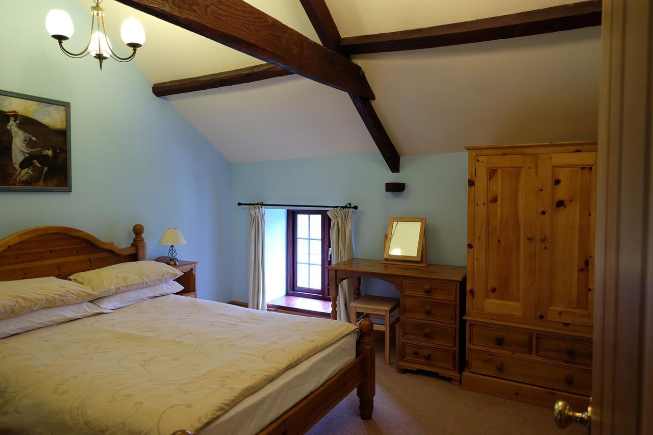 Brynderwen Bed & Breakfast Llangorse Eksteriør bilde